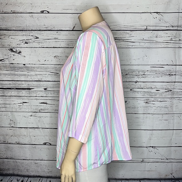 CJ Banks NWT Size 3X 24/26W Pastel Stripe Split V-Neckline Blouse Top - Picture 2 of 4